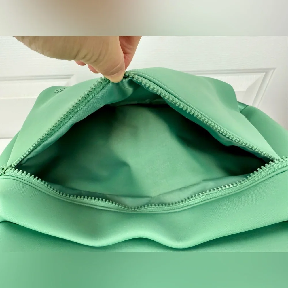 All In Motion Faux Neoprene Laptop Backpack Green, NWOT - Picture 3 of 11
